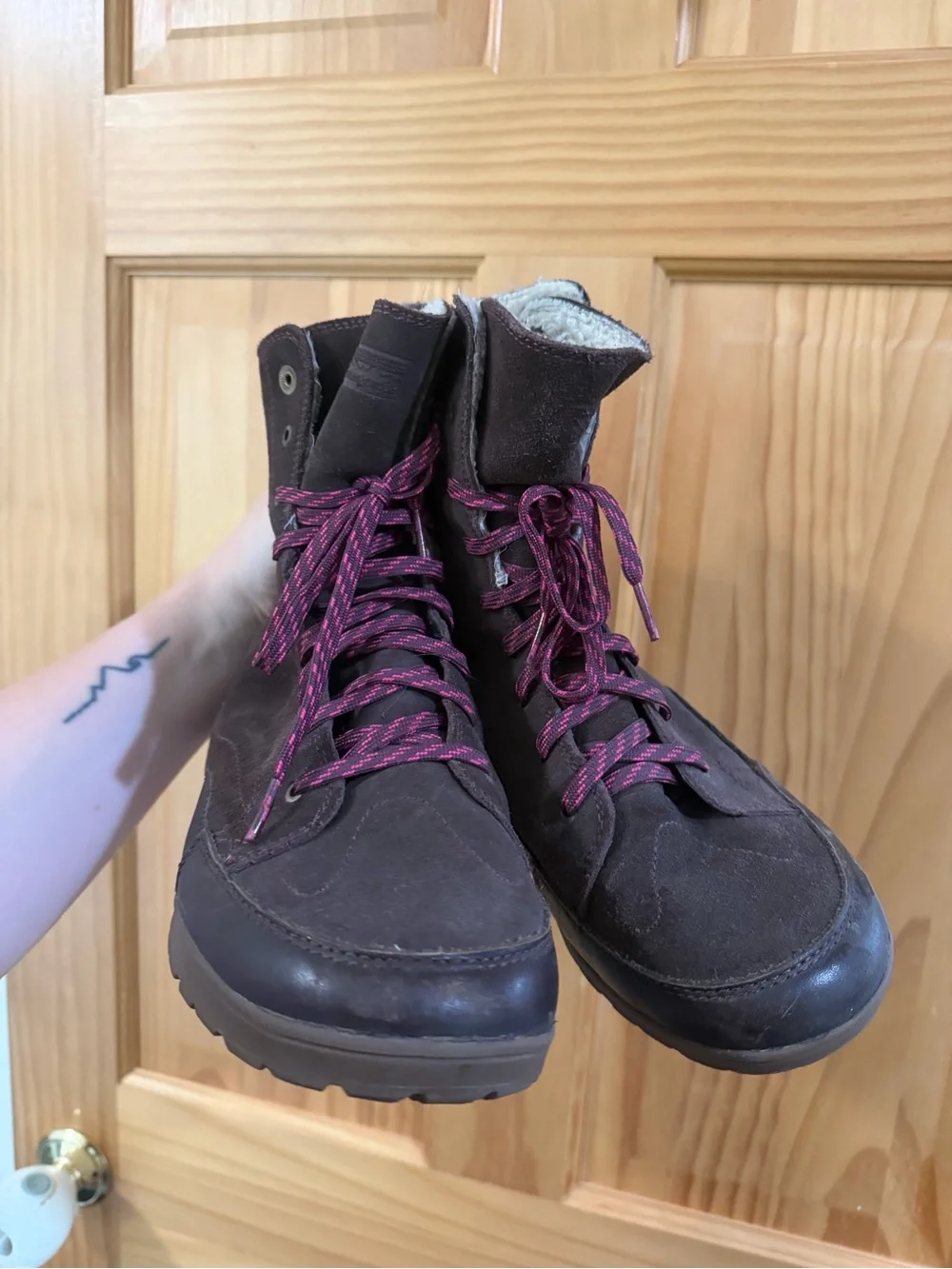 Patagonia Brown Suede Winter Rain Boots with Pink Accent Laces